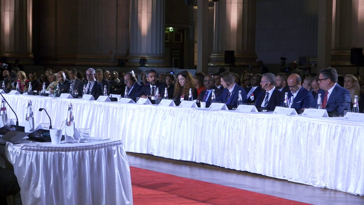 julienpalukucom's tweet image. 2e journée du Forum USA-RDC à Washington 

L'effet mobilisateur de l'initiative de Washington s'est reproduit ce mercredi 15 octobre 2025 à travers des sessions parallèles sur:
1. INGA ROADSHOW
2. LOBITO TALKS AND PERSPECTIVES ON DRC
3. MACROECONOMIC SESSION ON THE DRC's…