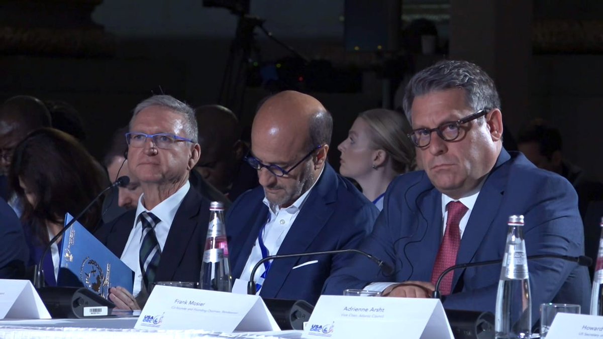 julienpalukucom's tweet image. 2e journée du Forum USA-RDC à Washington 

L'effet mobilisateur de l'initiative de Washington s'est reproduit ce mercredi 15 octobre 2025 à travers des sessions parallèles sur:
1. INGA ROADSHOW
2. LOBITO TALKS AND PERSPECTIVES ON DRC
3. MACROECONOMIC SESSION ON THE DRC's…