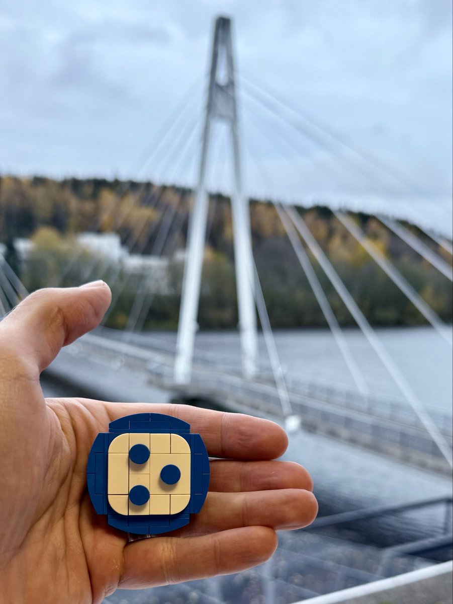 aboycalledhero's tweet image. And a little #Python Lego set too! @clcoding @LEGO_Group @ploneconf @plone @juizi_web #ploneconf2025