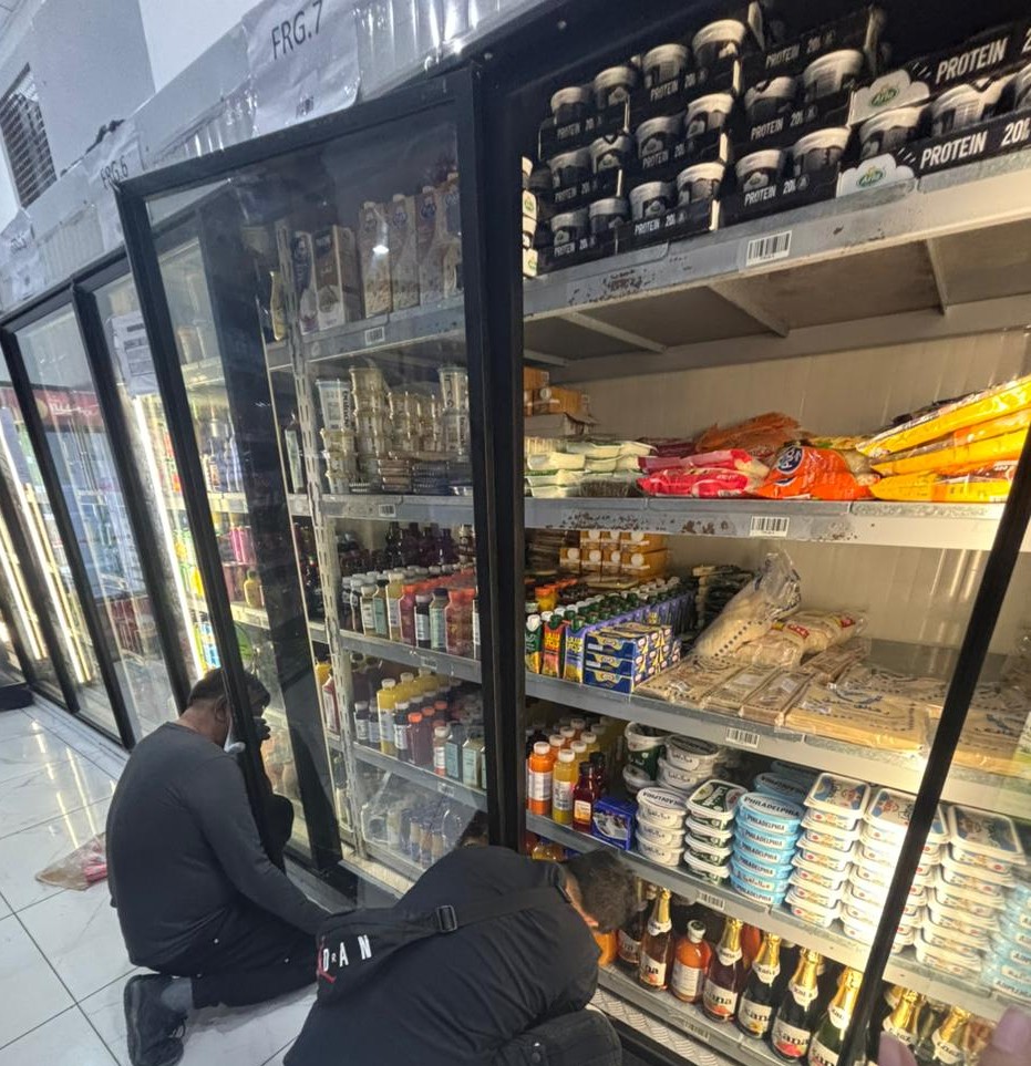SmartRefKsa's tweet image. ✅ Maintenance completed!
Our team at Smart Refrigerator ensured @Ninjaappksa freezers &amp;amp; display fridges are running at peak efficiency. ❄️💪
Reliable cooling = reliable business.

#SmartRefrigerator #Refrigeration #Maintenance #ColdStorage #KSA