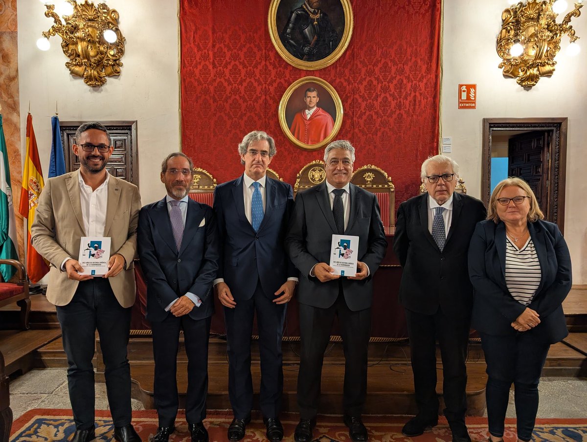 Siempre es recomendable volver a la Universidad. Si es acompañado de tan ilustres compañeros, aún mejor. Una vez más ( y van…) gracias al Capítulo de <a href="/ftorodelidia/">Fundación Toro Lidia</a> en Granada, a cuantos lo hacen posible y a mi “padrino” Fernando Gomá <a href="/inst_belmonte/">Instituto Juan Belmonte</a>