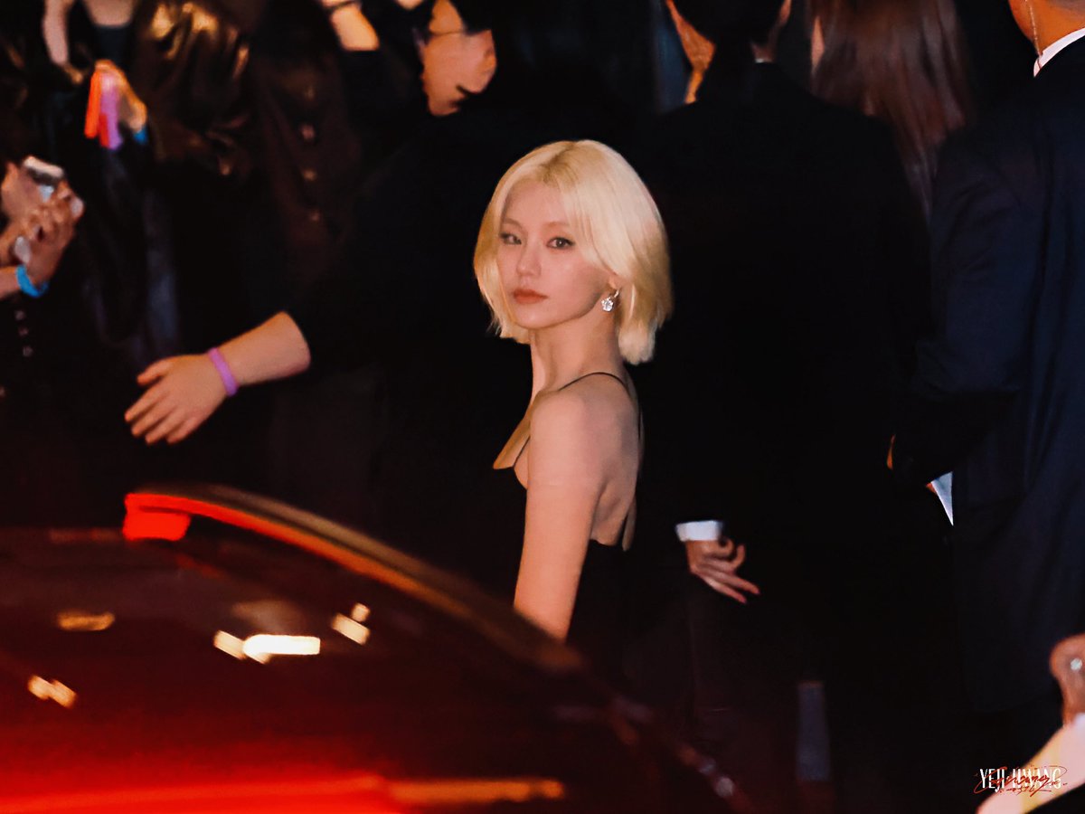 20251015 W Korea

🐈‍⬛

#ITZY #있지 #예지 #YEJI