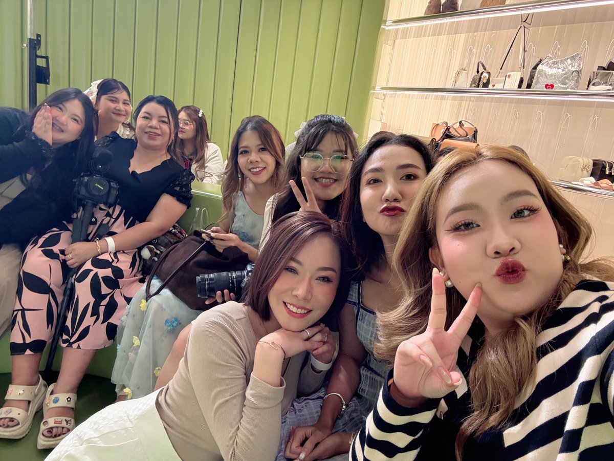 mjswh's tweet image. พร้อมแล้วค้าบบบ
@zee_pruk @CwrNew
#LYNXZeeNuNew