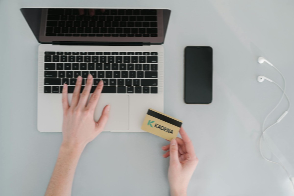 basato1234's tweet image. Kadena Pay, built by OURONET on the Kadena blockchain, makes it easy for people to connect everyday money with digital currency.
Using @kadena_io's secure system, you can swap Kadena’s coin, $KDA, for euros or deposit cash into a personal IBAN account to buy $KDA. It’s a…