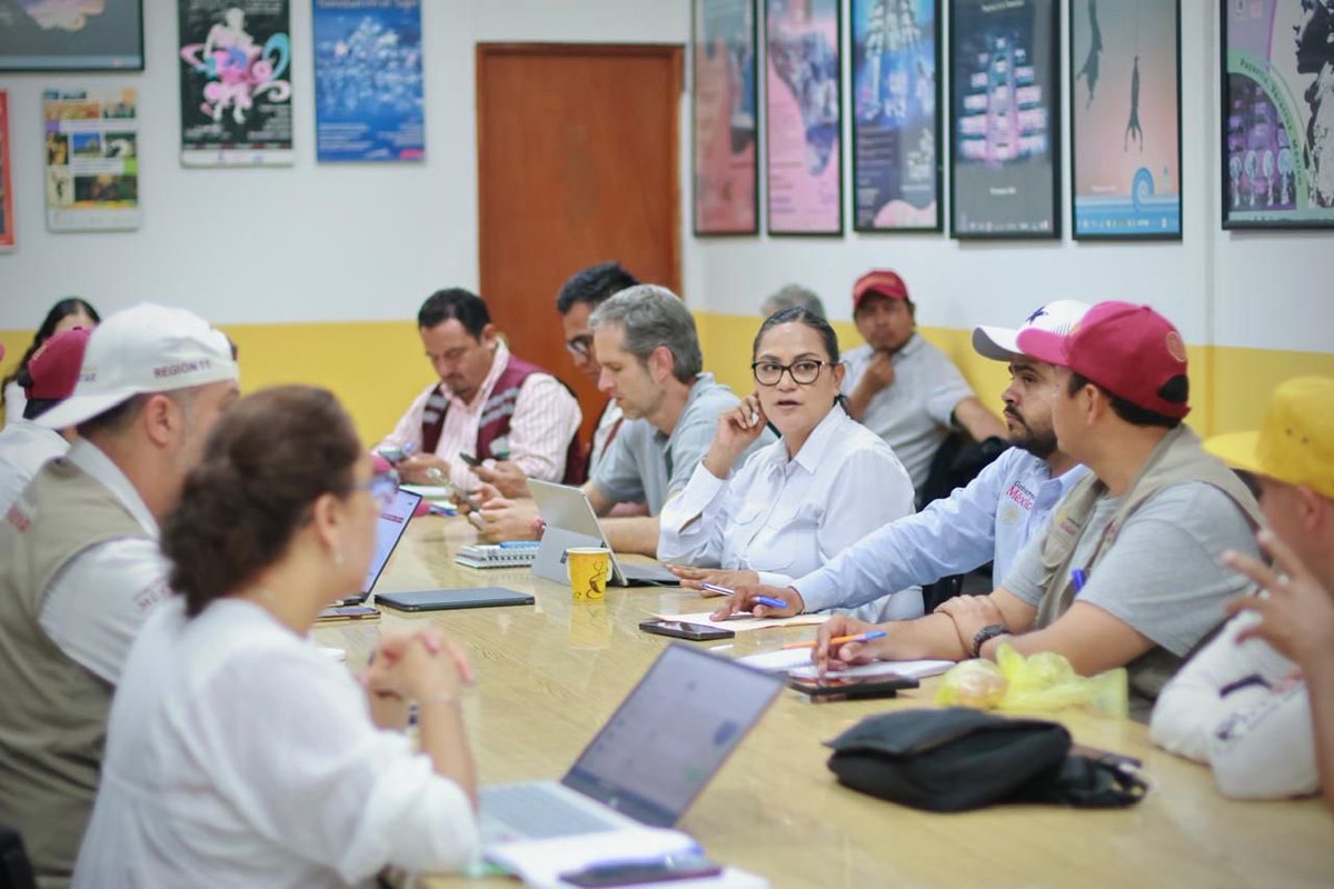 A_MontielR's tweet image. Sostuvimos una reunión de coordinación para dar seguimiento al #CensoBienestar, con el objetivo de fortalecer la atención a las familias afectadas por las lluvias en #Veracruz, #SanLuisPotosí, #Puebla, #Querétaro e #Hidalgo.
Seguiremos trabajando para que el bienestar regrese a…