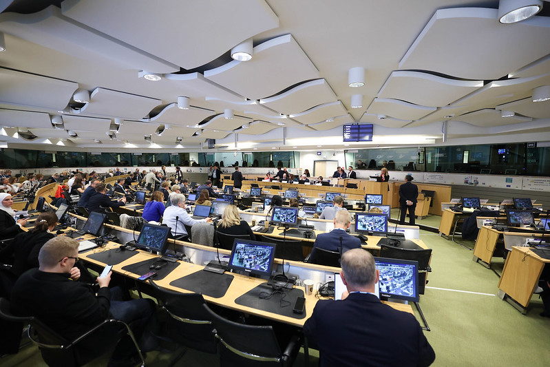 #EURegionsWeek might be over, but conversations about #CohesionPolicy remain ongoing. 

Tune in to the annual REGI-COTER meeting with <a href="/RaffaeleFitto/">Raffaele Fitto</a>, Dragoş Benea, <a href="/VascoACordeiro/">Vasco Cordeiro</a>.

👉 webstreaming.cor.europa.eu/en/cor/regi-co…