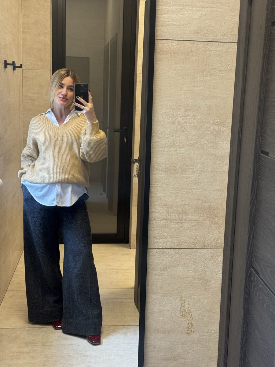 Я красива і вагітна прошу вас трохи допомогти з донатами 

send.monobank.ua/jar/6sbP93uVbQ