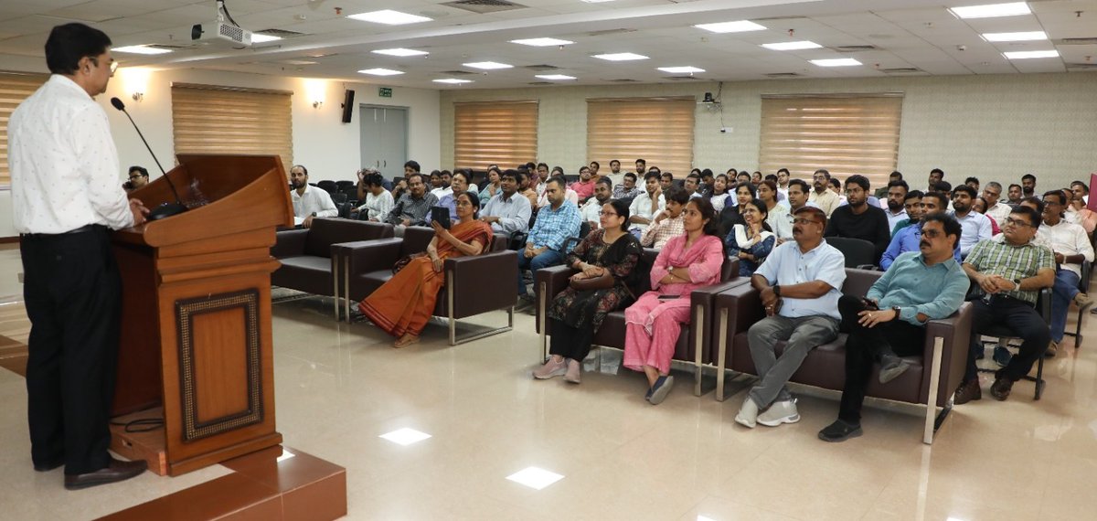 icareforlungs's tweet photo. “Air Pollution causes 2 million deaths every year in India.”- Dr. Surya Kant at @CSIR_CDRI, Lucknow
The @kgmu_medical professor & #DFCA member urged urgent action for #CleanAir: walk/cycle, carpool, cut waste, avoid #firecrackers. Every breath counts.
#DoctorsForCleanAir https://t.co/5BG0TDrPFK