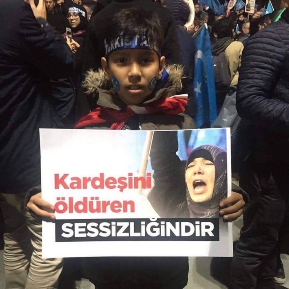 Biz Doğu Türkistan Türkleri işgal altındayız lakin;

BURADAYIZ!
AYAKTAYIZ!
VAZGEÇMEYECEĞİZ!

#FreeTurkistan