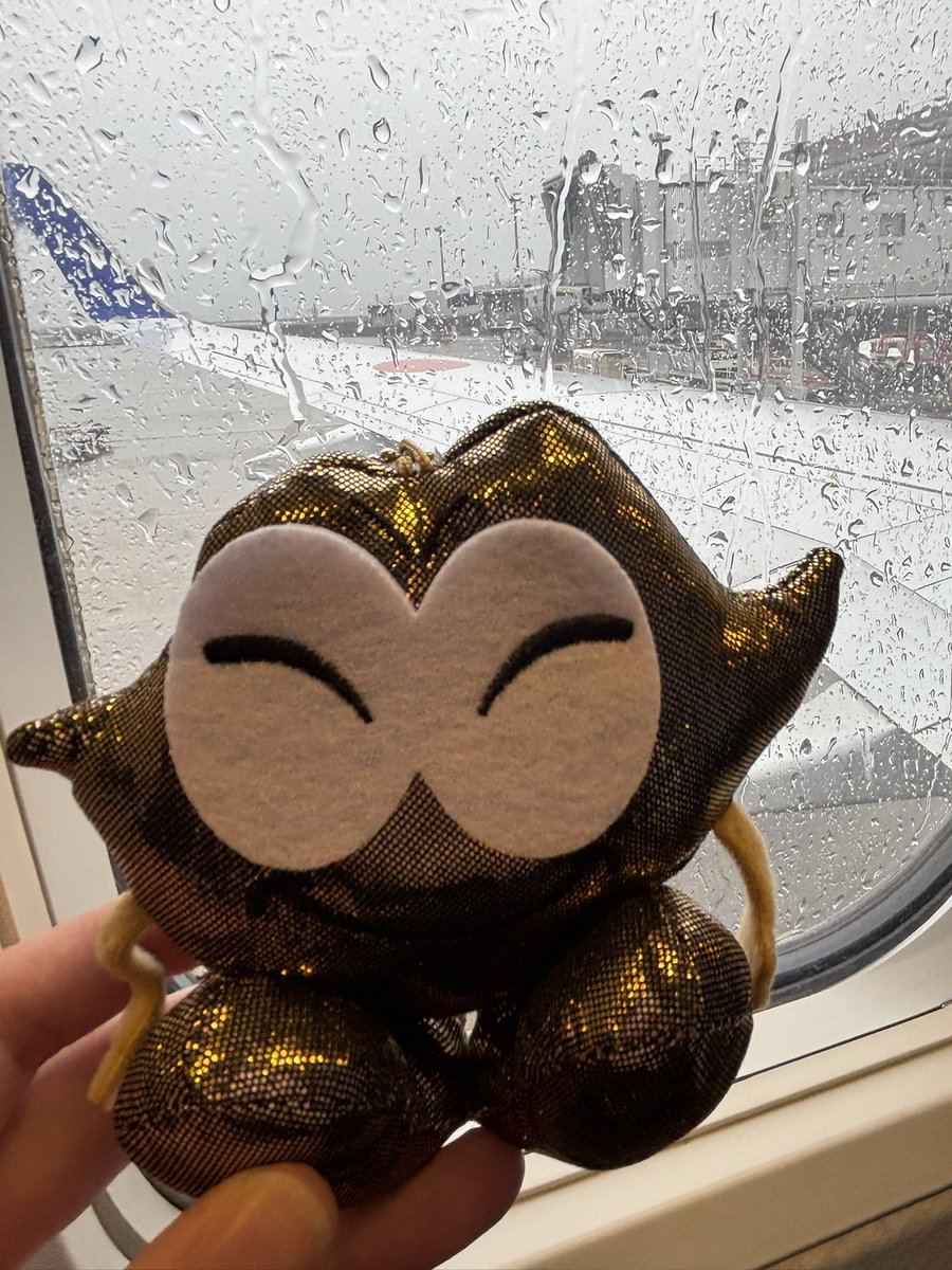 nippy__yu__02's tweet photo. 初大阪✈️ https://t.co/1COKTZUMYt