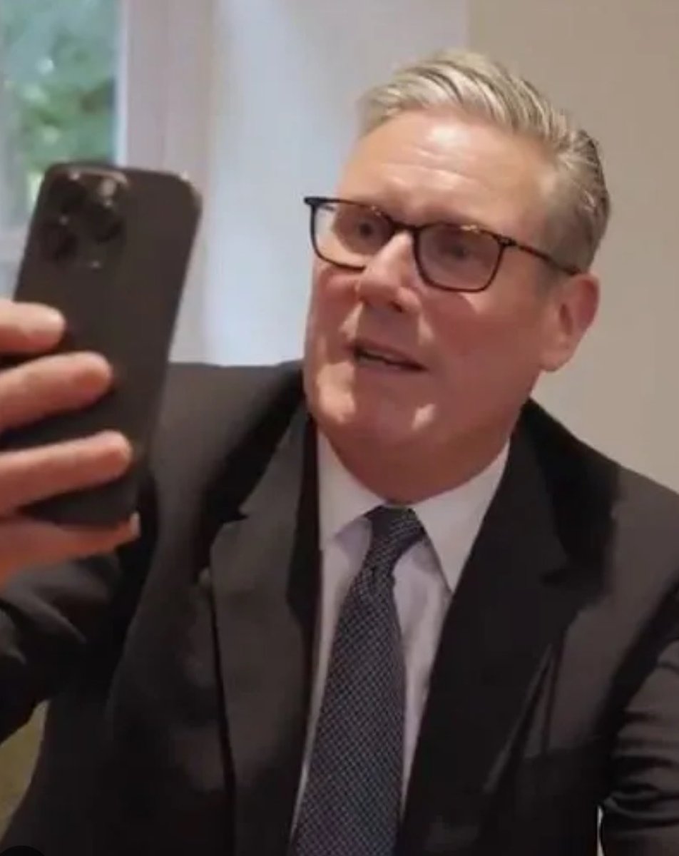 StarkNakedBrief's tweet image. There's something insidious about this new social media scandal...
What you may know...
Starmer's govt is spending thousands on social media influencers but not disclosing which ones are they paying.
So he's using our cash to push his propaganda with the influencers likely not…