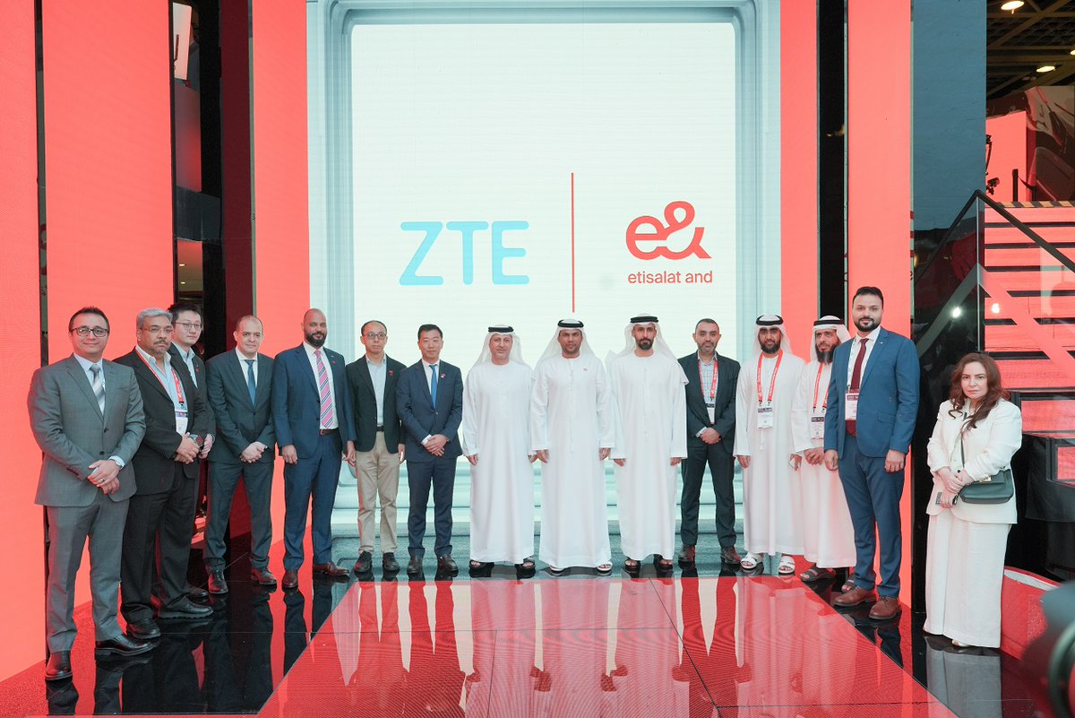 ZTEPress's tweet image. At #GITEXGlobal 2025, #ZTE and e& UAE signed an MoU to revolutionize smart cities with 5G private networks, driving innovation in AI-powered drones, smart sensing, and real-time monitoring.
This partnership marks a new step toward a sustainable, intelligent, and connected…