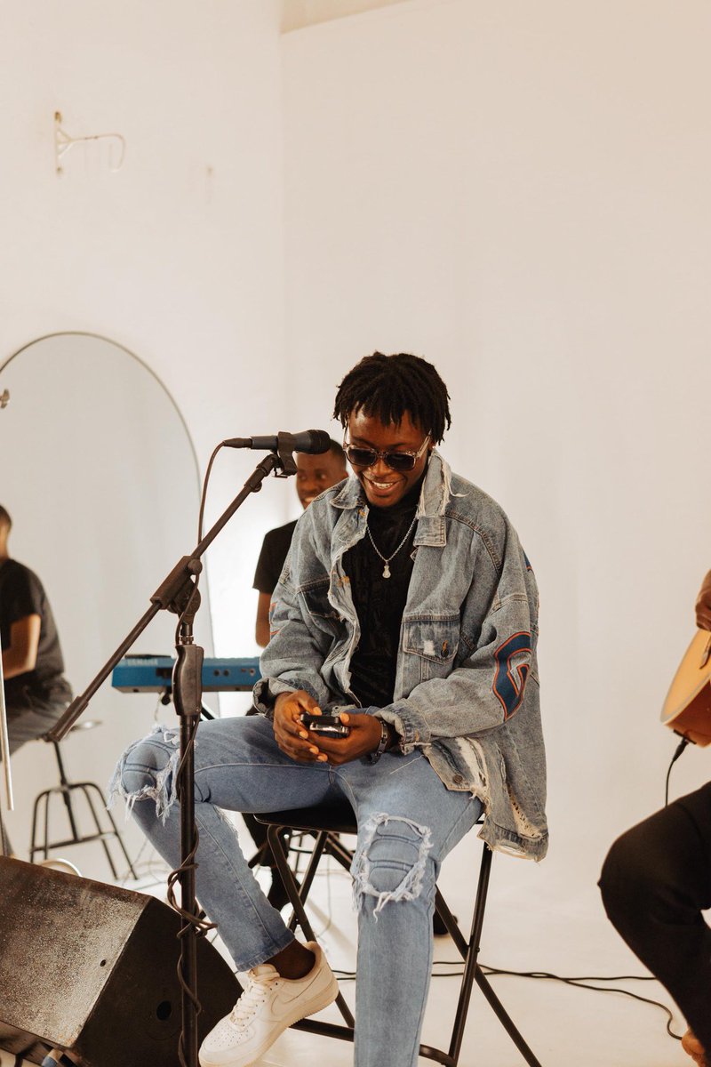 ViolaHappiness's tweet image. Just incase you were wondering who is @dave_jethro1,well he is a fast rising Ugandan gospel artist whose music blends worship, authenticity,and creativity.With a unique sound that fuses soulful melodies and contemporary gospel rhythms,Dave’s artistry speaks directly to the heart.