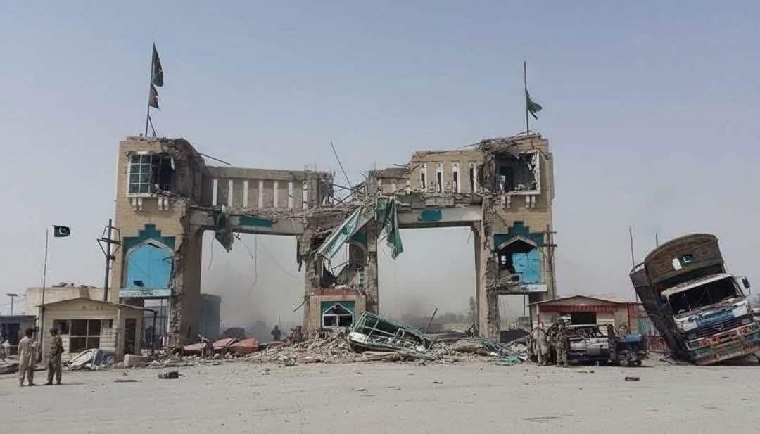 Akhterzi's tweet photo. @geonews_urdu @grok 
Where is gate and how was it blown? https://t.co/shUBbKtguR