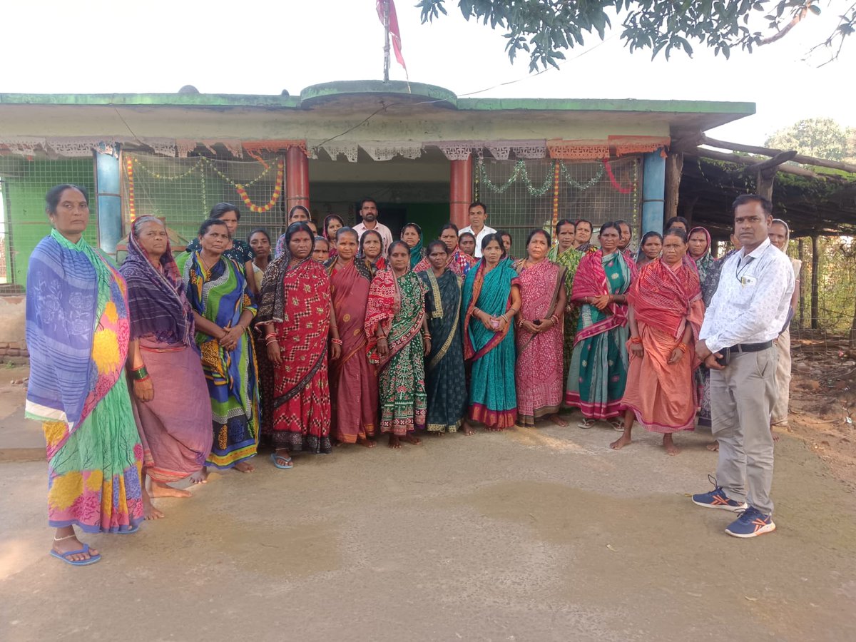 NVS KALAHANDI (@kalahandinvs) on Twitter photo କଳାହାଣ୍ଡି ଜିଲ୍ଲା ମଦନରାମପୁର ବ୍ଳକର ଆମଗାଁ ଗ୍ରାମରେ ସଂଗଠନ ଦ୍ୱାରା ମହିଳାମାନଙ୍କୁ ନେଇ ବୈଠକ ଅନୁଷ୍ଠିତ ହୋଇଥିଲା। ଏଥିରେ ଏକ ଗାଁ କମିଟି ଗଠନ କରାଯାଇ ଗ୍ରାମ୍ୟ ସମସ୍ୟାଗୁଡିକୁ ସରକାରୀ ସ୍ତରରେ ଉପସ୍ଥାପନ ଓ ସମାଧାନ କରିବା ପାଇଁ ଆଲୋଚନା କରାଯାଇଥିଲା। <a href="/Atmashakti3/">Atmashakti Trust</a> <a href="/MSMO40845837/">Mahila Shramajeebee Mancha, Odisha</a> <a href="/OSM91165819/">Odisha Shramajeebee Mancha</a> <a href="/12_baje/">12 Baje 12 minute</a> କଳାହାଣ୍ଡି ଜିଲ୍ଲା ମଦନରାମପୁର ବ୍ଳକର ଆମଗାଁ ଗ୍ରାମରେ ସଂଗଠନ ଦ୍ୱାରା ମହିଳାମାନଙ୍କୁ ନେଇ ବୈଠକ ଅନୁଷ୍ଠିତ ହୋଇଥିଲା। ଏଥିରେ ଏକ ଗାଁ କମିଟି ଗଠନ କରାଯାଇ ଗ୍ରାମ୍ୟ ସମସ୍ୟାଗୁଡିକୁ ସରକାରୀ ସ୍ତରରେ ଉପସ୍ଥାପନ ଓ ସମାଧାନ କରିବା ପାଇଁ ଆଲୋଚନା କରାଯାଇଥିଲା। <a href="/Atmashakti3/">Atmashakti Trust</a> <a href="/MSMO40845837/">Mahila Shramajeebee Mancha, Odisha</a> <a href="/OSM91165819/">Odisha Shramajeebee Mancha</a> <a href="/12_baje/">12 Baje 12 minute</a>