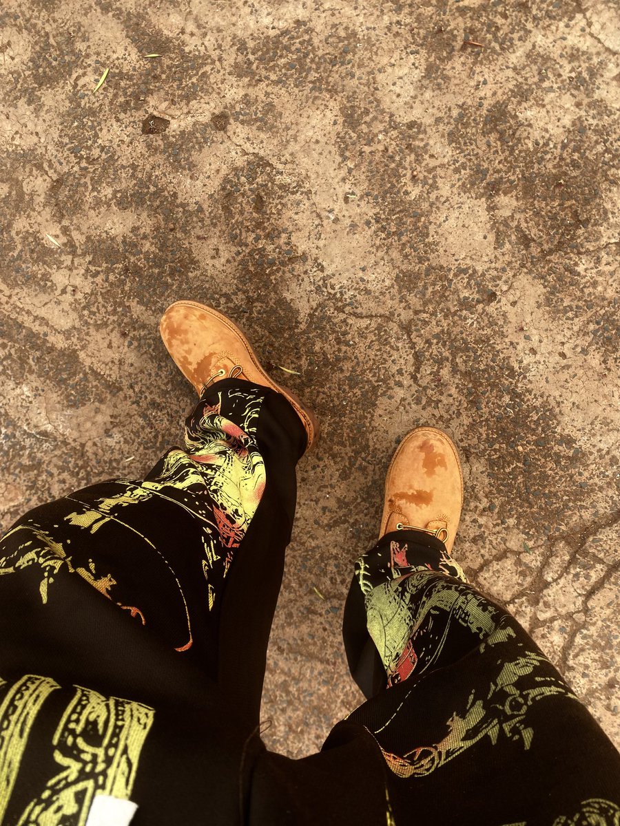 Let’s see what yo putting on today😎😎