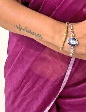 Umoactress__'s tweet photo. Uffff....That Deep Thoppul 🥹����📈

Navel show in Transparent Saree After Years 😭❤️ https://t.co/ZaI5mRggKg