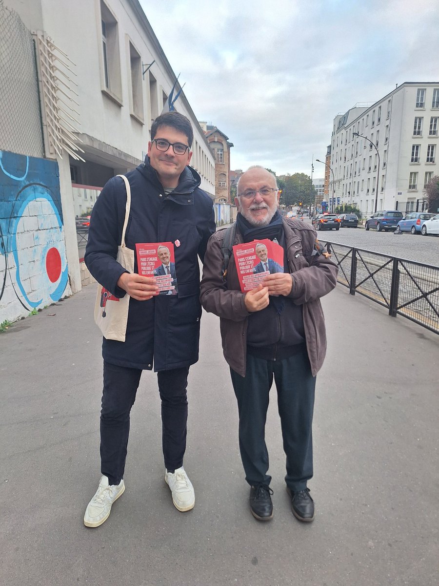 17agauche's tweet photo. En tractage cette semaine avec nos candidats @egregoire et @Karim_Ziady https://t.co/cHw3PJW4de