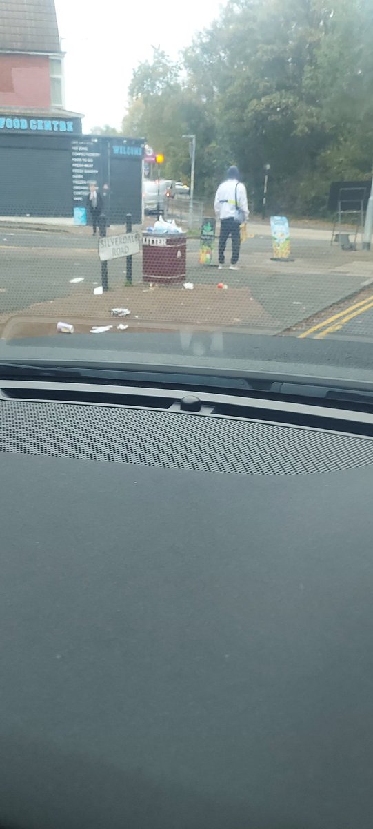 KBW175's tweet image. A persistent problem in the High Brooms end of #StJohnsWard Tunbridge Wells. What are you going to do about it? @LibDems @Conservatives @thegreenparty @TWellsAlliance @UKLabour @reformparty_uk @TWellsCouncil @KeepBritainTidy