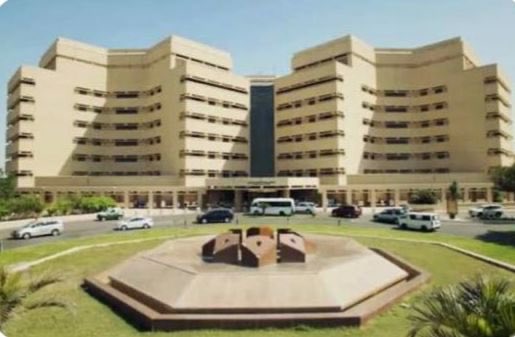 { ✍️ تناقلت وسائل الإعلام نعي الدكتور عبدالله نصيف عن عمر ناهز- ٨٩ -عاماً شغل نائب رئيس مجلس الشورى وأمين رابطة العالم الإسلامي ورئيس مجلس هيئة الإغاثة الإسلامية العالمية ومدير جامعة الملك عبدالعزيز  أبرز مؤلفاته الإسلام و الشوعية حاز على جائزة الملك فيصل العالمية لخدمة الإسلام }