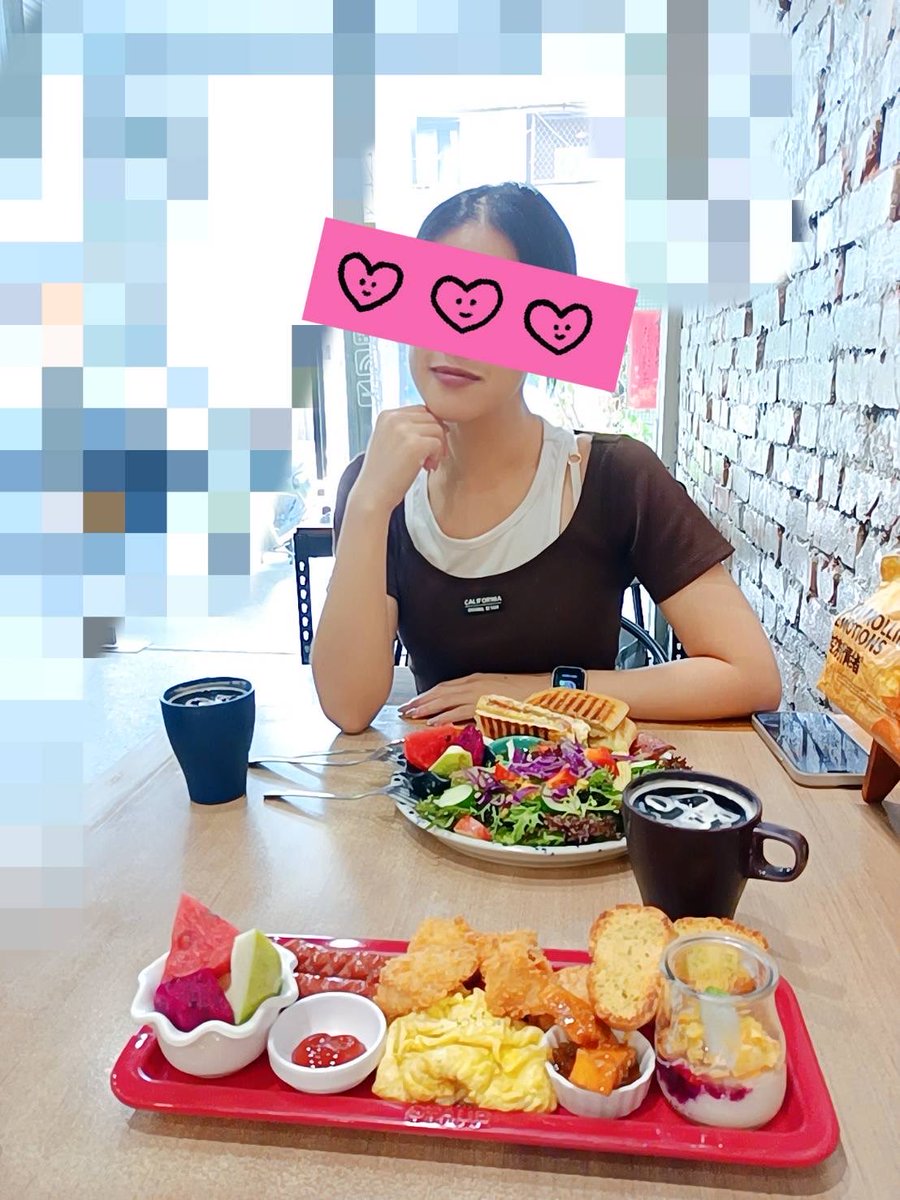 今天又是休息天，出來娛樂天！

明天去台北下午開會，晚上聚餐！

星期六下午台北打球，運動一下！
晚上繼續聚餐！

今天的早午餐CP值高！
二人合起來600有找！

就是照片中的菜色！

#渣凳