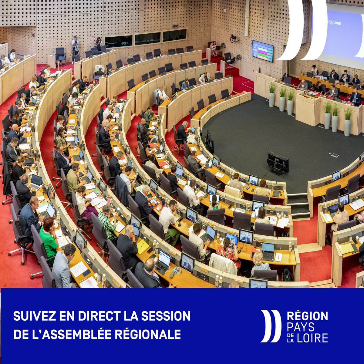 paysdelaloire's tweet photo. La session du Conseil régional des Pays de la Loire est lancée ! Suivez les débats en direct 👉 https://t.co/LVLAnXxCvS
#DirectPDL https://t.co/szJsocfEDA