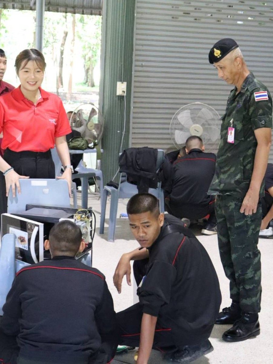 3rd_army1's tweet image. พล.ต. วิษณุ วิจิตรพงษา ผบ.บชร.3 ตรวจเยี่ยมการฝึกประสบการณ์วิชาชีพ/การให้บริการนอกสถานที่ของ ทหารกองประจำการที่เข้ารับ การอบรมฝึกวิชาชีพ ระยะสั้น สังกัด บชร.3 ณ อาคารอเนกประสงค์ บชร.3