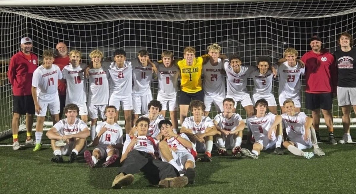 After last nights win, the boys have officially set a school record for most wins in a single season (Currently 19)! 

Huge accomplishment for this group of boys and can’t wait to see where the rest of the season goes!