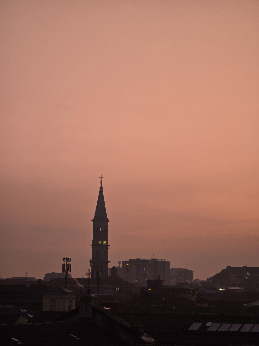 akraeides's tweet image. 