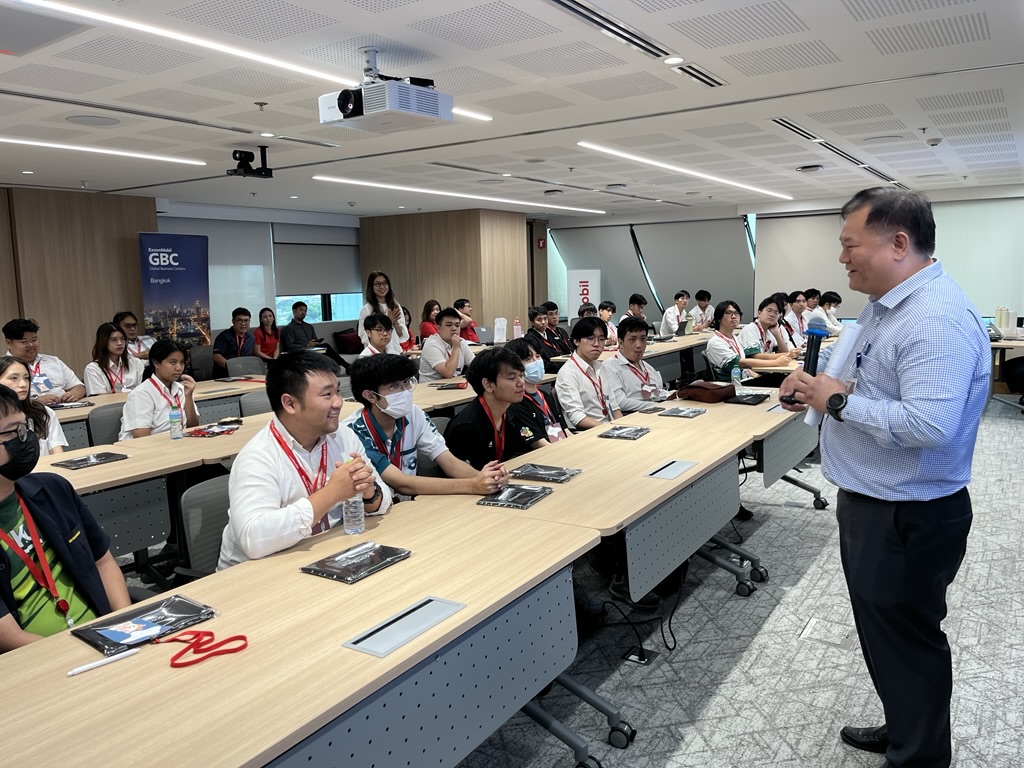 exxonmobil_th's tweet image. &apos;🎓#ExxonMobil ต้อนรับน้อง ๆ วิศวะคอมฯ ปี 4 สู่กิจกรรม Exploring Success in IT Project Management 🚀
เปิดมุมมองสายงาน IT จากพี่ ๆ ผู้เชี่ยวชาญ #เอ็กซอนโมบิลในประเทศไทย พร้อมแชร์กลยุทธ์และทักษะสำคัญเพื่อเตรียมความพร้อมสู่โลกการทำงานจริง ✅ #ITProjectManagement