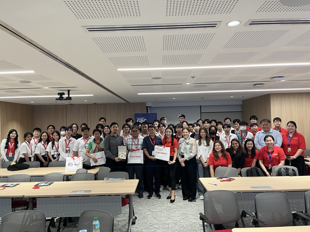 exxonmobil_th's tweet image. &apos;🎓#ExxonMobil ต้อนรับน้อง ๆ วิศวะคอมฯ ปี 4 สู่กิจกรรม Exploring Success in IT Project Management 🚀
เปิดมุมมองสายงาน IT จากพี่ ๆ ผู้เชี่ยวชาญ #เอ็กซอนโมบิลในประเทศไทย พร้อมแชร์กลยุทธ์และทักษะสำคัญเพื่อเตรียมความพร้อมสู่โลกการทำงานจริง ✅ #ITProjectManagement