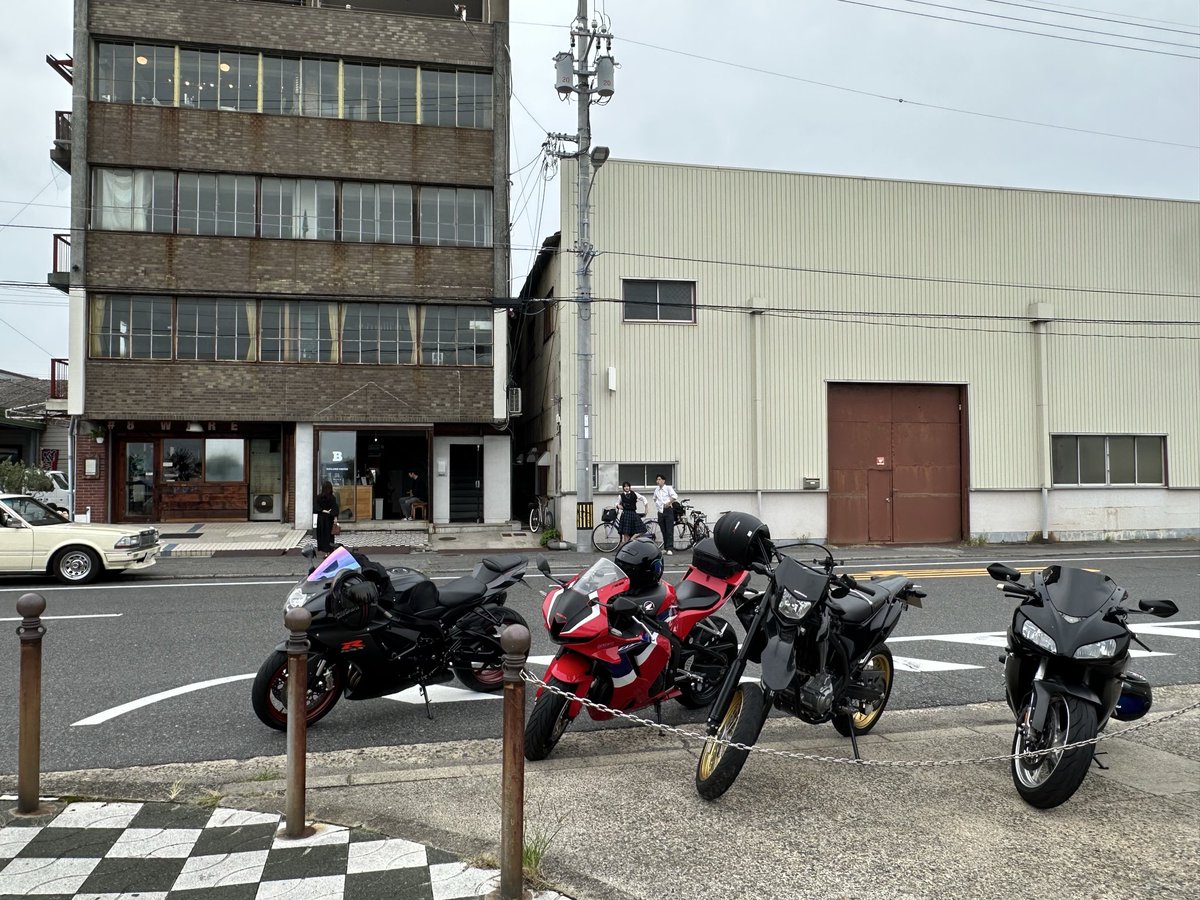 Nooo_BU's tweet photo. 久々のメンバーでツーリングしてきました🏍💨
雨予報でしたが、何とか雨に打たれることなく帰ってこれました😁
#ツーリング #バイク #鷲羽山 #玉野 #8WIRE https://t.co/zhgK1KRQsG