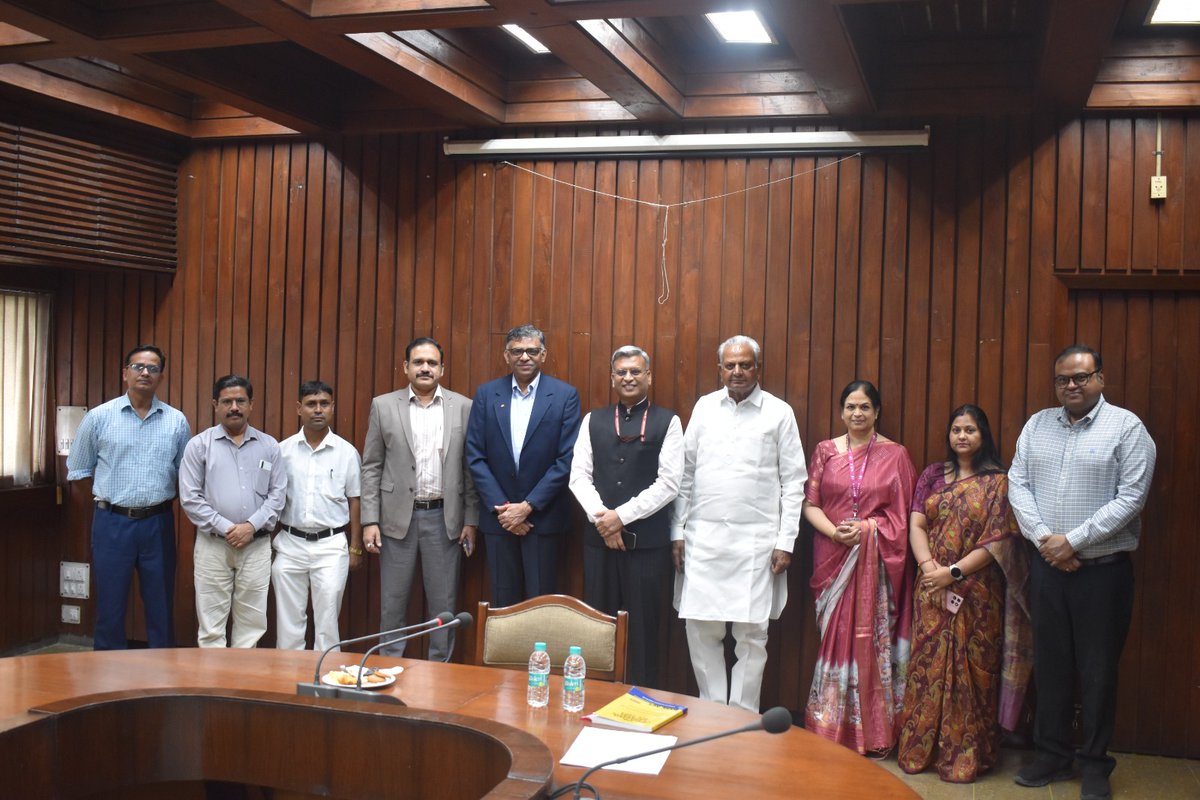 coopbharattaxi's tweet image. The first meeting of the Board of Directors of Bharat Taxi (#SahakarTaxi Cooperative Limited) was held today in New Delhi. Board members shared valuable insights on the roadmap ahead, setting the direction for the #cooperative’s growth and innovation.
#sahakarsesamriddhi