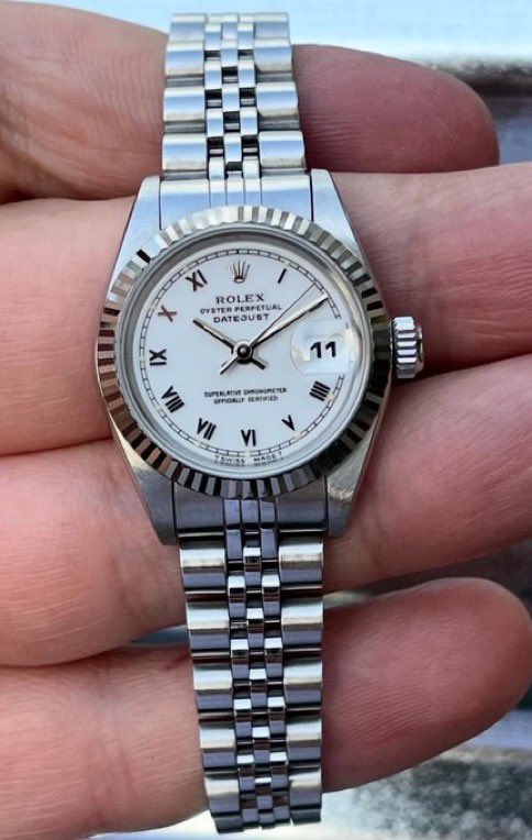 KiddoCantMiss9's tweet image. Silver ??    Or.       Gold ??💁🏼‍♂️