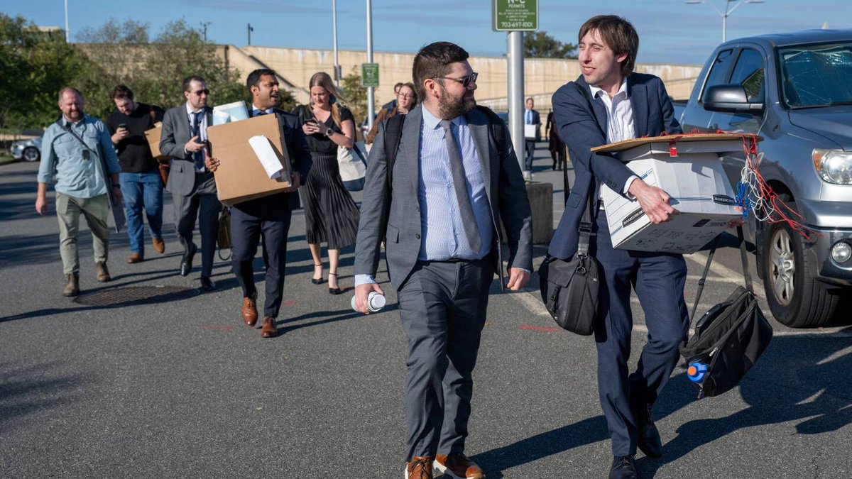 hackernewstop5's tweet image. Journalists turn in access badges, exit Pentagon rather than agreeing new rules #HackerNews
apnews.com/article/pentag…