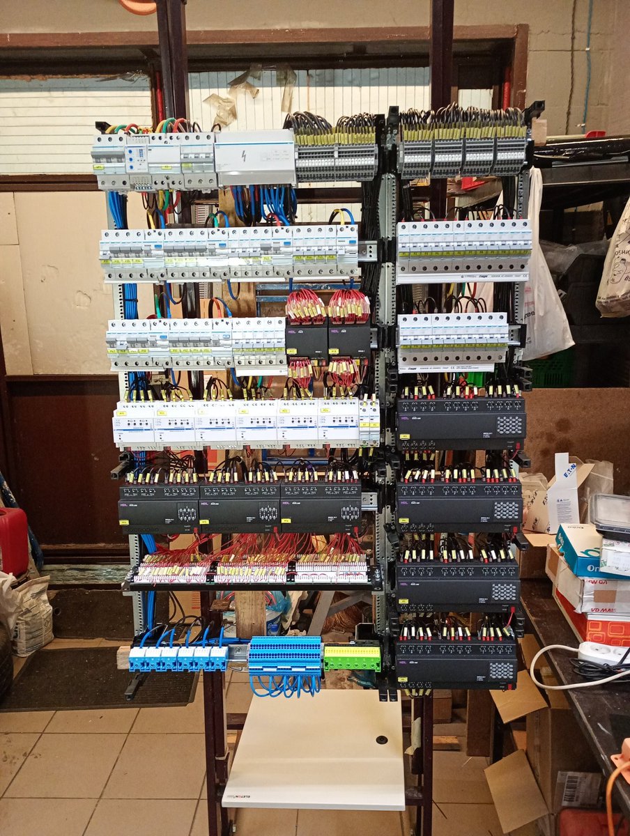 Tesey72's tweet image. #ElectricPanel
#ElectricalPanel
#DistributionBoard
#PowerDistribution
#ElectricalEngineering
#ElectricianLife
#ElectricalWork
#IndustrialElectric
#LowVoltage
#ControlPanel
