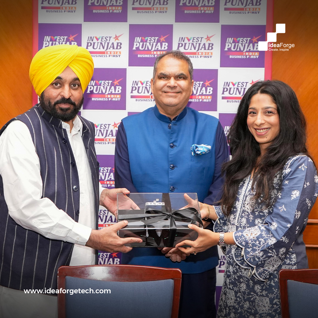ideaforge_tech's tweet image. ideaForge at the Punjab Investment Promotion Roadshow, Bengaluru!
Our Associate Director, @Kruthian, had the privilege of meeting Hon’ble Chief Minister of Punjab, S @BhagwantMann, Hon’ble Minister for Investment Promotion & Industries, Shri. @SanjeevArora_PB, and Shri Amit…