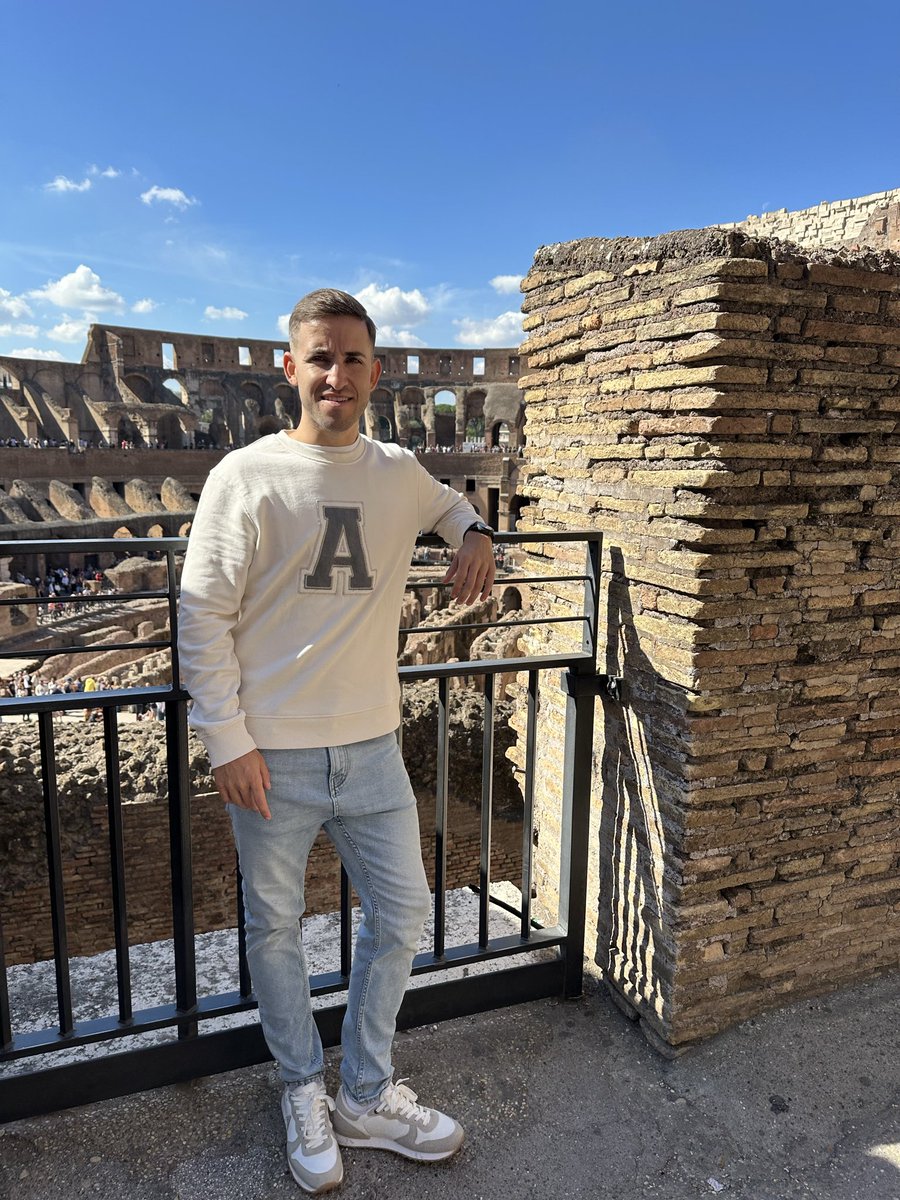 🎈 ¡Hoy CUMPLO 31 AÑOS! 🎈

Súper agradecido con todo lo que me rodea, con la vida, con mi gente, con mi trabajo, con todo…

Solo me queda daros las gracias por continuar este camino conmigo, en el que estoy seguro que se vendrán más cosas, de corazón, gracias a todos❤️