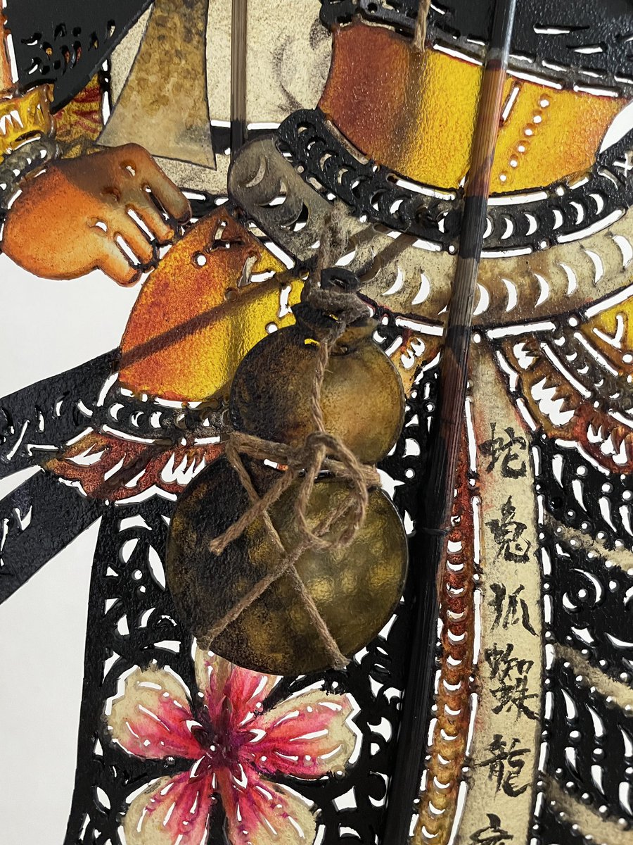 fusionwk's tweet image. Yes,we did the gear-up version of @PlayStation @SuckerPunchProd @GhostofYotei game character #atsu

So the #shadowpuppet / #wayangkulit now wearing mask, carrying #shamisen &amp;amp; drinking bottle, holding her signature katana… she is now ready for action!