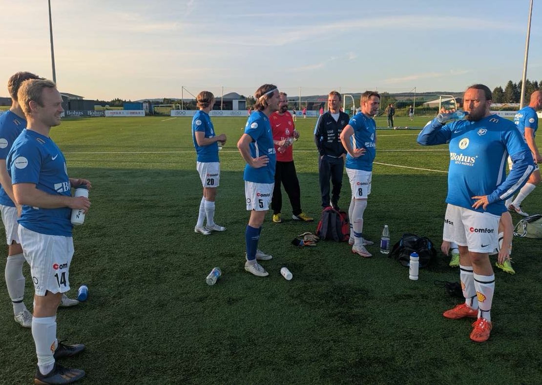 EidsvoldTurn's tweet photo. KM-finale på Myhrer i kveld🏆

Turns sjuerlag møter @LovenstadA 3 til avgjørende kamp der alle resultater bedre enn tremålstap vil sikre pokalen👑 https://t.co/7CR3To8X7o