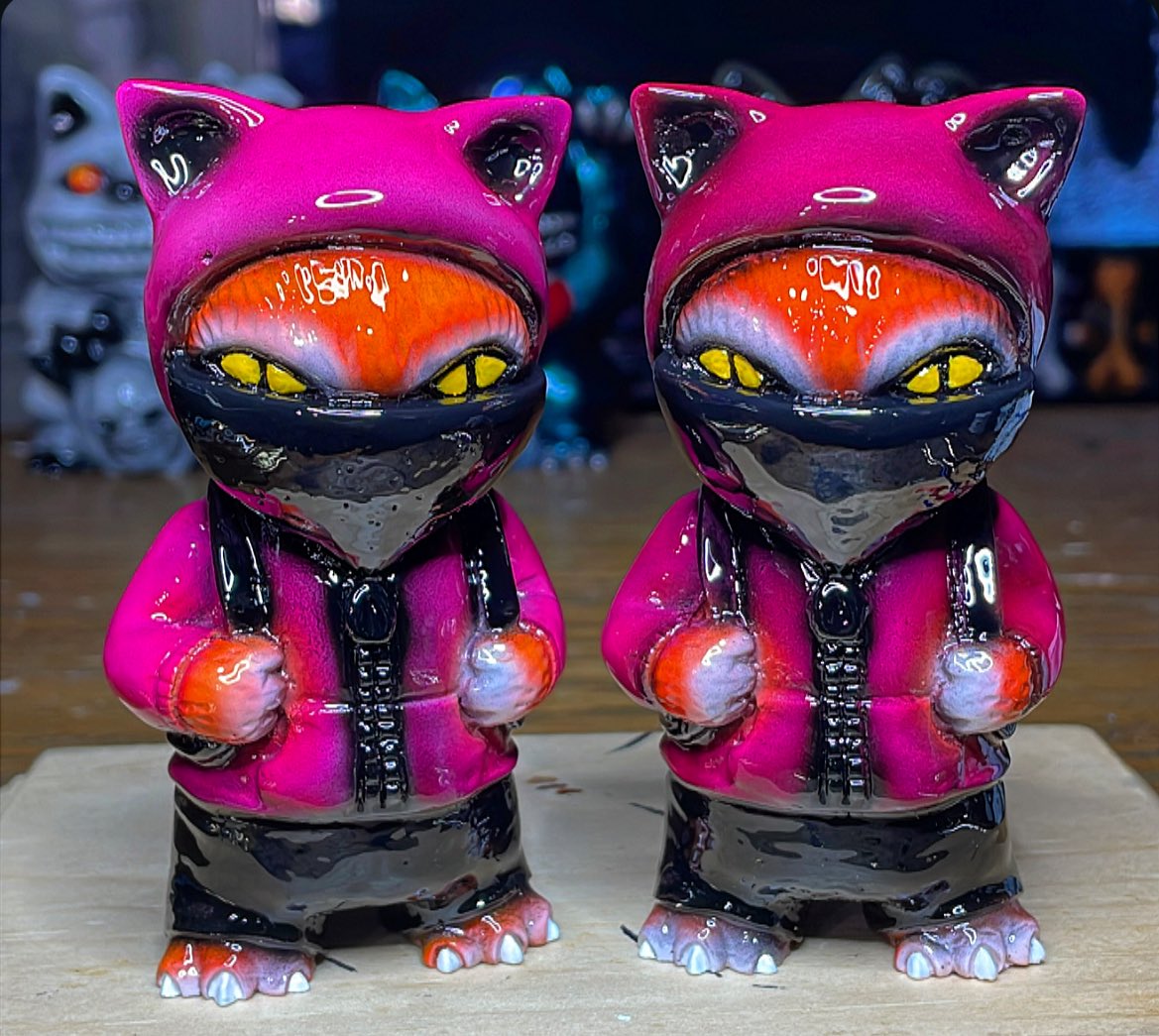 Jay222toy's tweet photo. Two of the seven “Street Cat” figures I will be bringing to the upcoming oddities and curiosities expo in Sacramento Ca, November 8-9 #odditiesandcuriosities #jay222 #streetcat #seeyousoon https://t.co/ps1qKY7kTS