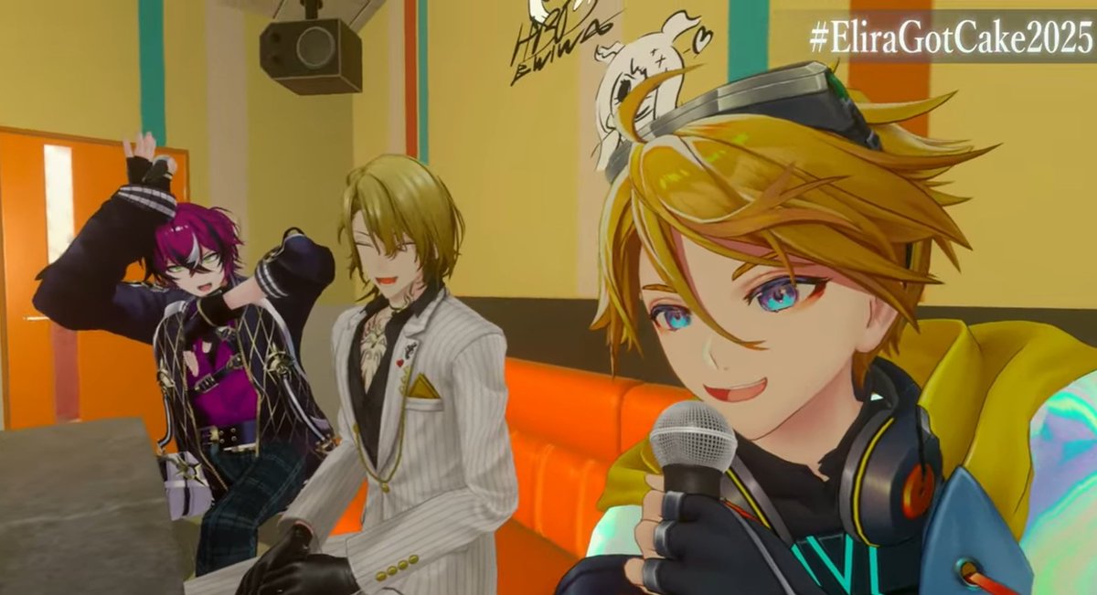 moon (@discomoonie) on Twitter photo selfies!! 
#EliraGotCake2025 selfies!! 
#EliraGotCake2025