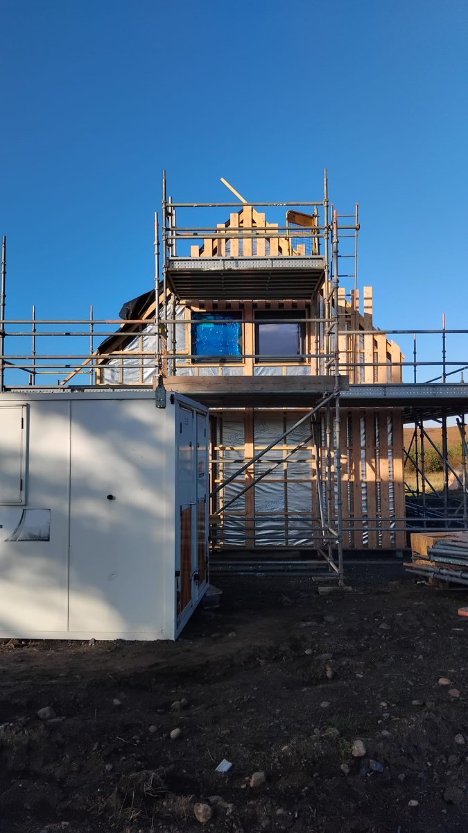 jmlsips's tweet photo. The guys have made light work of getting the kit erected to wind and watertight stage for this Nord design in the north west highlands. We are now moving on to fitting the Scottish Larch timber cladding supplied by #LogieTimber. #selfbuild #selfbuilder #newbuild https://t.co/JF9pmbewrs