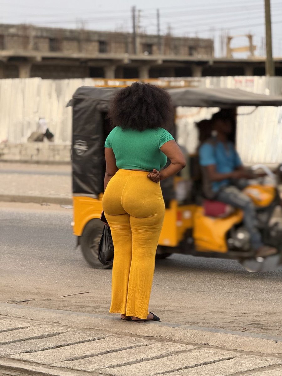 KwabenaPumpkin's tweet image. Be sincere, what’s your next move when you encounter this on your way?😂