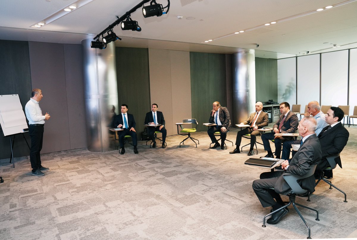 Dövlət Vergi Xidmətində rəhbər heyət üçün keçirilən "Liderlik Proqramı" yekunlaşıb.

Ətraflı - shorturl.at/YabG3

#DövlətVergiXidməti #Vergilər #TaxAz #TaxesGovAz