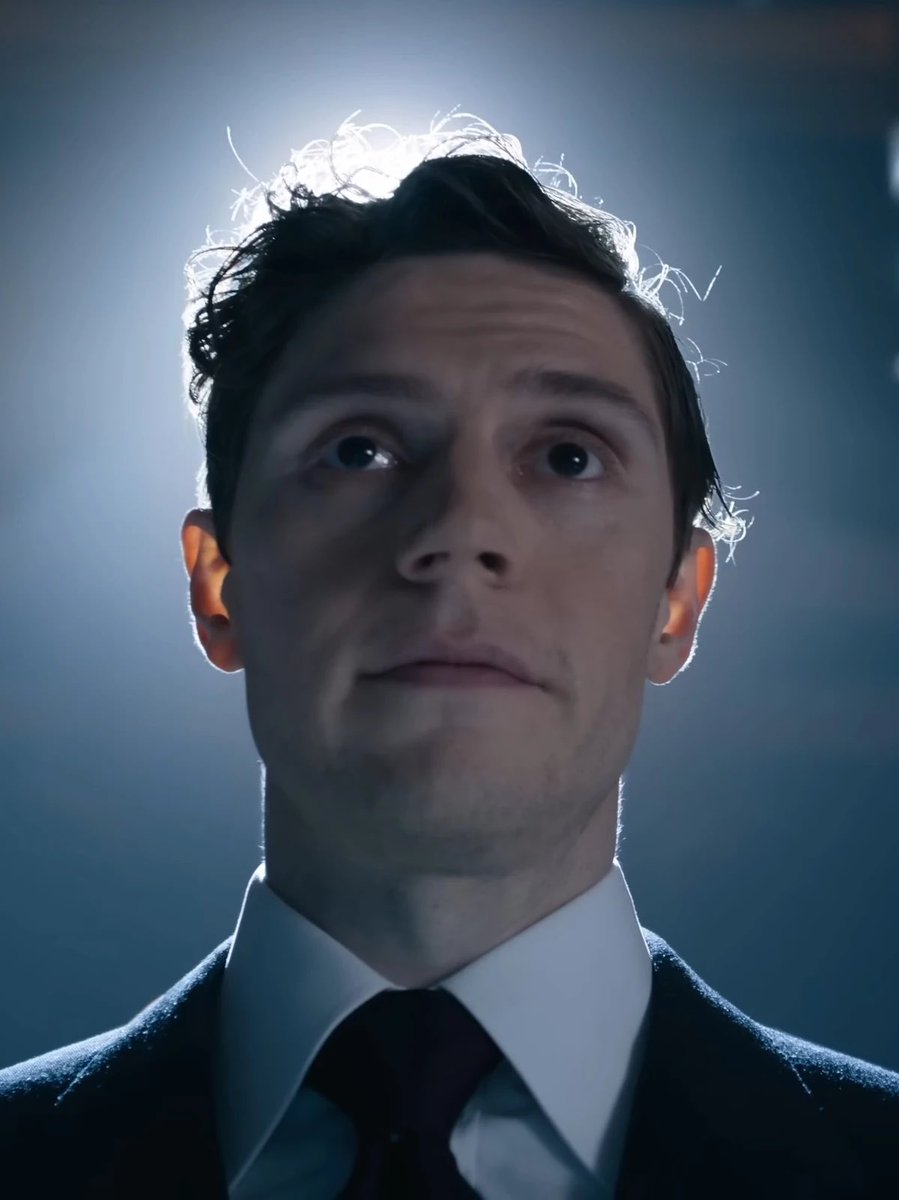 #TronAres is the antithesis of Tron Legacy and that’s a GOOD thing. 

Tron: Legacy explores the legacy of, Tron protagonist, Kevin Flynn

While Tron: Ares explores the legacy of, Tron antagonist, Edward Dillinger

It’s a perfect layup for Tron 4….but it may be too late.