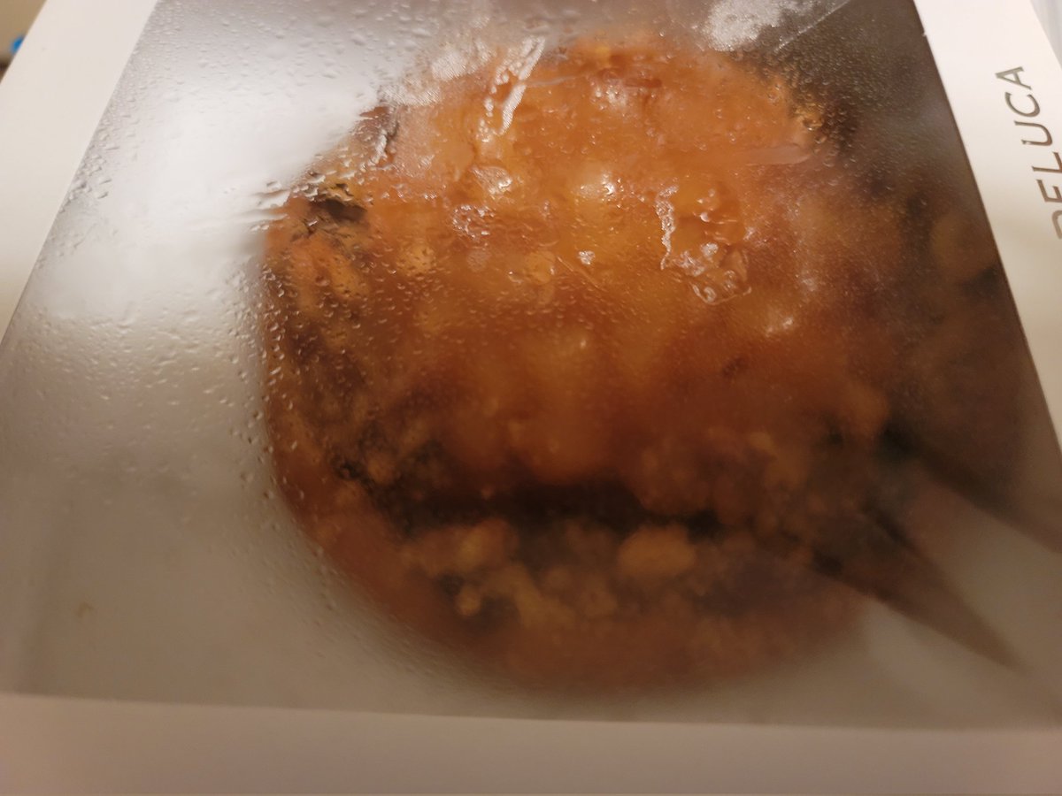 アップルパイ🍎
30分前から並んでよかった！！！
焼きたてです！