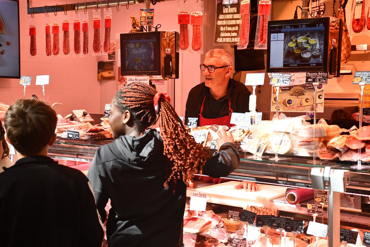 🍜MERCADO CENTRAL🍜
De la mano del Mercado Central de Zaragoza, 5ºA disfrutó con una gimkana que les hizo descubrir la gran variedad de #SaboresDeAragón a través de sus puestos y comerciantes. Un bonito e histórico entorno en el que aprender ¡Gracias! #LaEstrellaEsMiCole