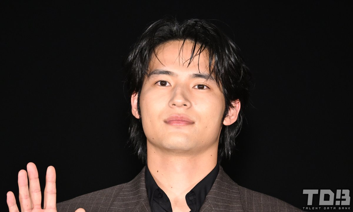 talent_databank's tweet image. 水上恒司、海を越えた反響に喜びもひとしお!ヒクイドリ“宣伝隊鳥”の名前が『火美(ビミ)』に決定<『火喰鳥を、喰う』大ヒット御礼舞台挨拶> - タレントデータバンク
▼詳細はこちら
talent-databank.co.jp/special/topics…
#水上恒司 #火喰鳥を喰う
@hikuidori_movie