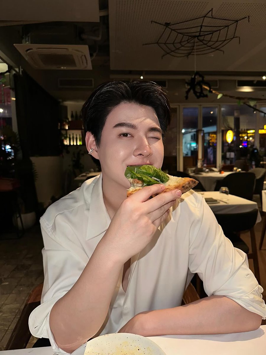 rewadee_791's tweet photo. พิซซ่าที่ว่าดี... ก็ยังไม่เท่า รักพี่ ที่ว่าจริง 🍕❤️ #Saint_sup #MingEr
@Saint_sup @27JShveRaK47lO5 @kasemsri_noi @NokNokPS 💘💘💘 https://t.co/GMiumRQW2U